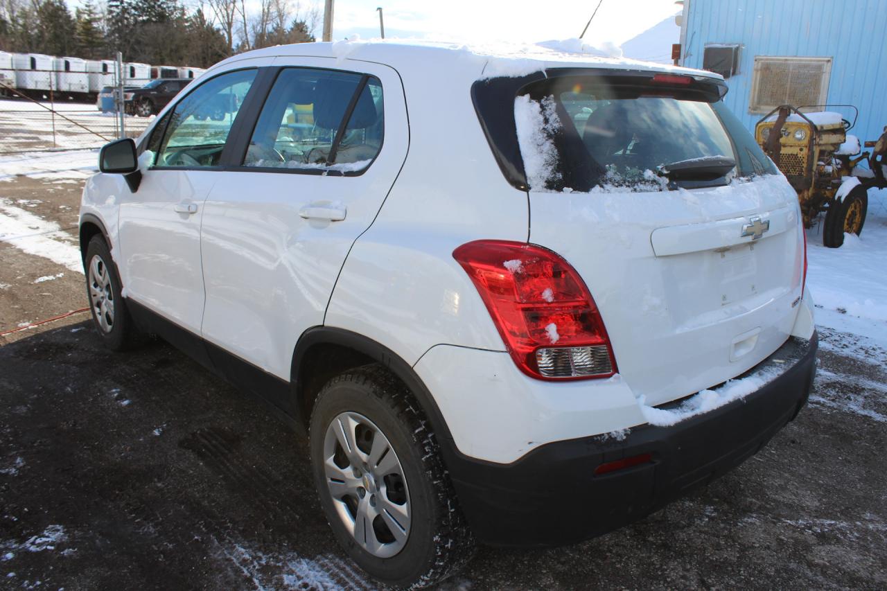 2016 Chevrolet Trax  Photo3