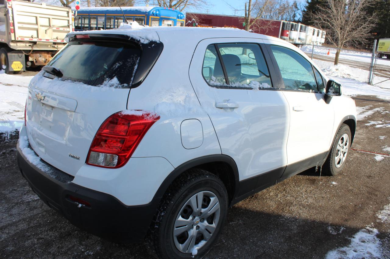 2016 Chevrolet Trax  Photo2