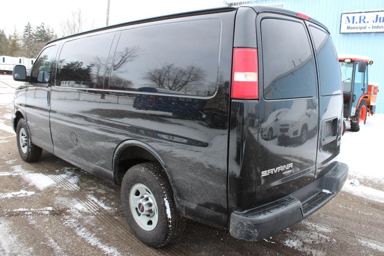 2013 GMC Savana Cargo Van  Photo3