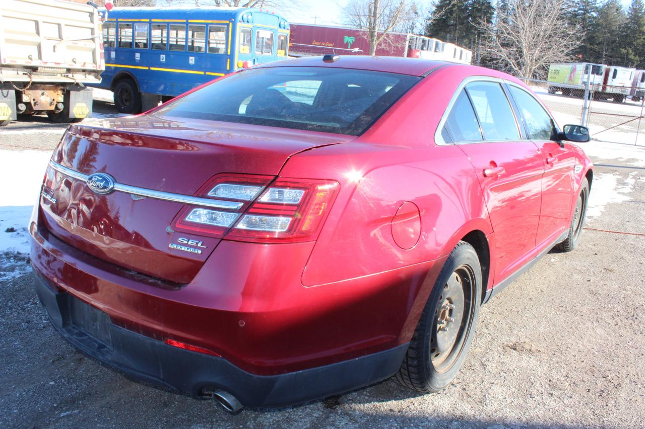 2013 Ford Taurus  Photo2