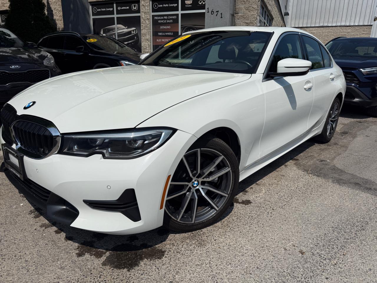 Used 2021 BMW 3 Series 330i xDrive LOW KM, HEATED SEATS, POWER SUNROOF!!! for sale in Orleans, ON