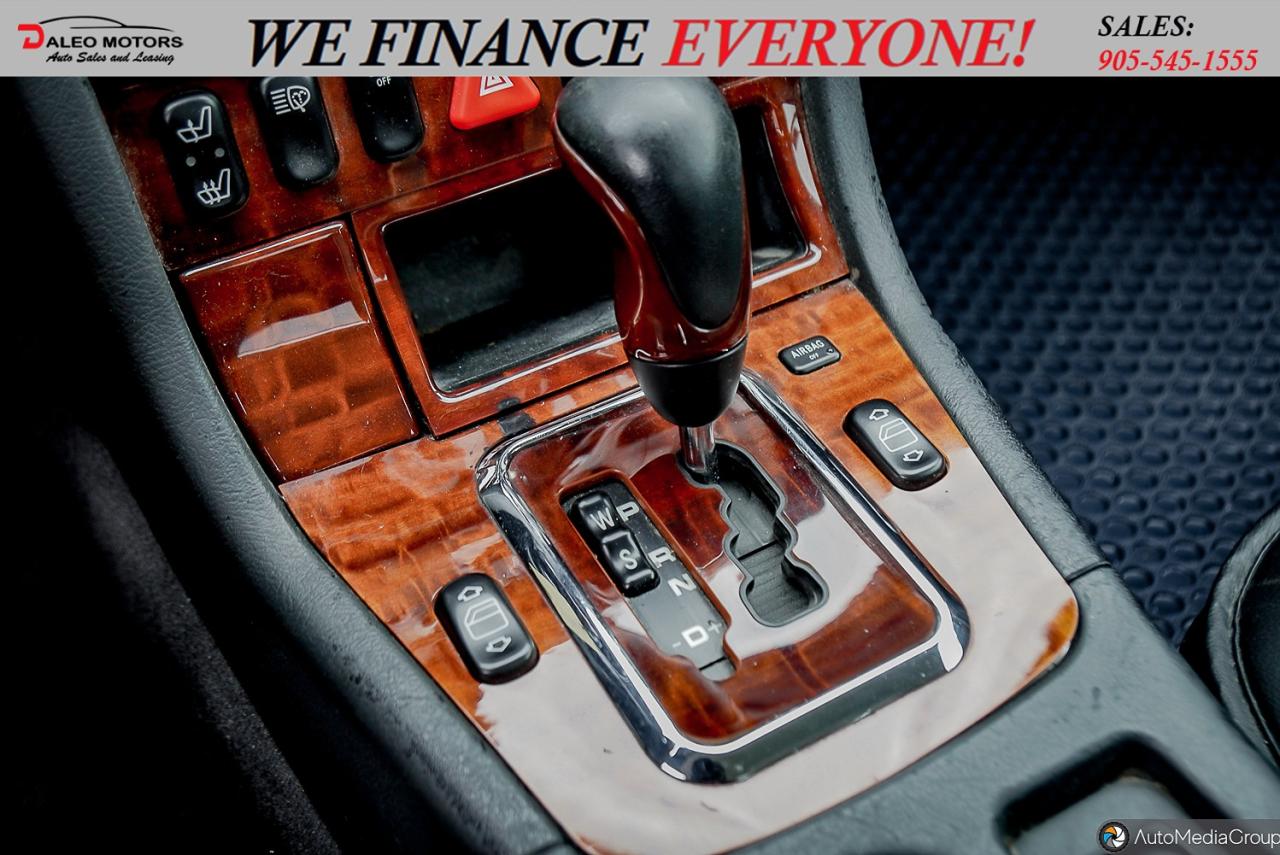 2001 Mercedes-Benz SLK 2dr Roadster / HARDTOP CONVERTIBLE / H.SEATS Photo