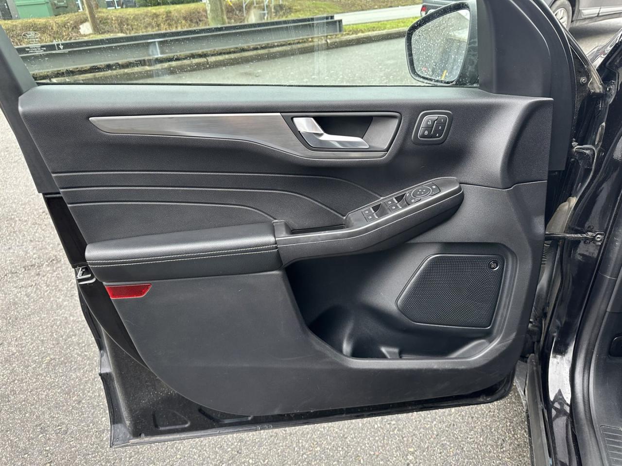 2021 Ford Escape Titanium 4WD - Photo #10