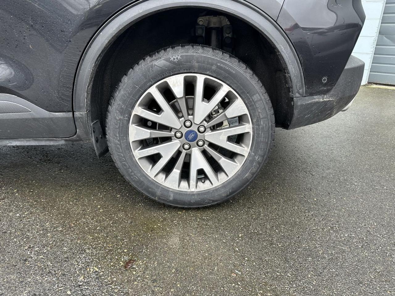 2021 Ford Escape Titanium 4WD - Photo #9