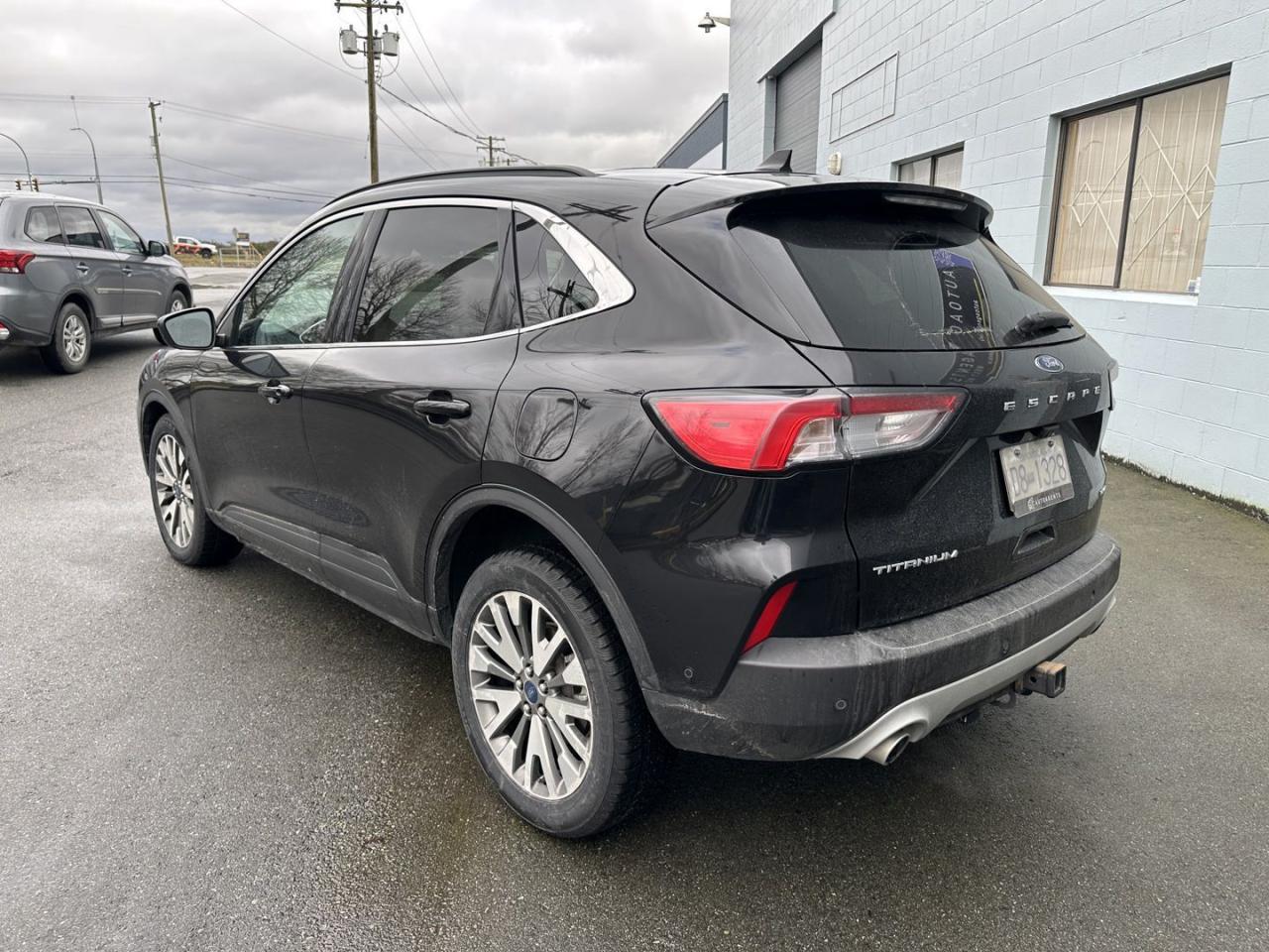 2021 Ford Escape Titanium 4WD - Photo #7