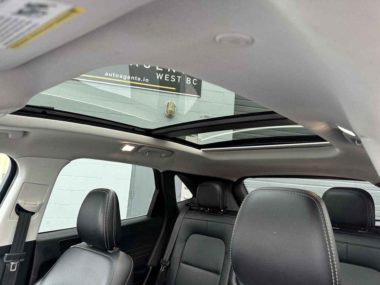 2021 Ford Escape Titanium 4WD - Photo #17