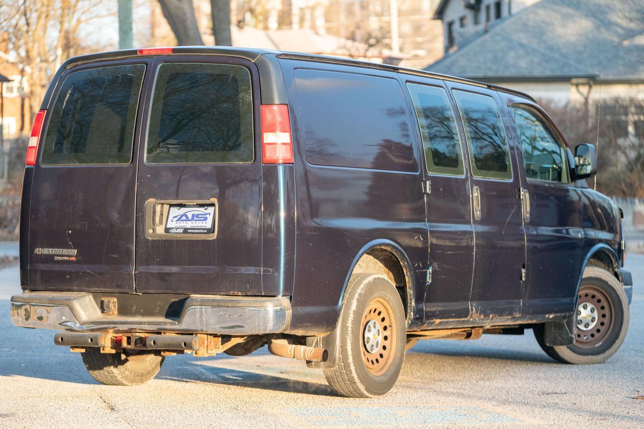 2013 Chevrolet Express 1500 - Photo #4