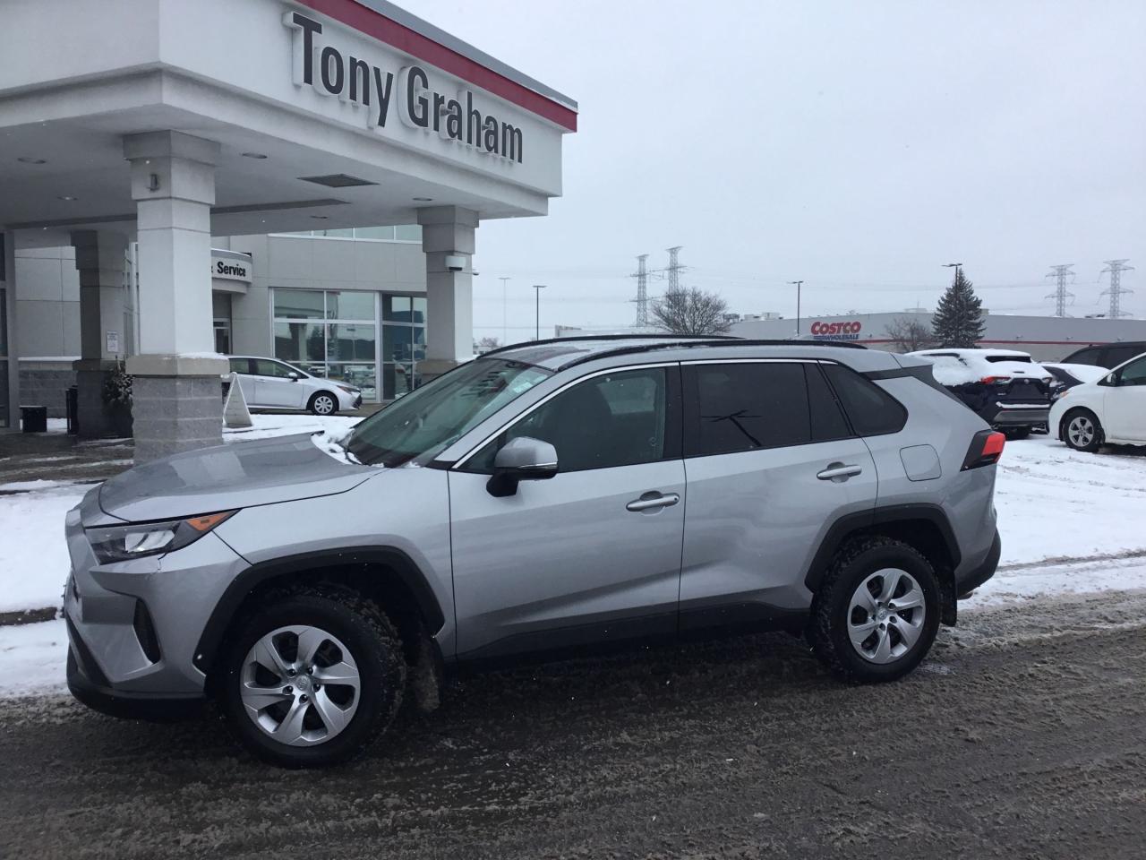 Used 2021 Toyota RAV4 LE for sale in Ottawa, ON