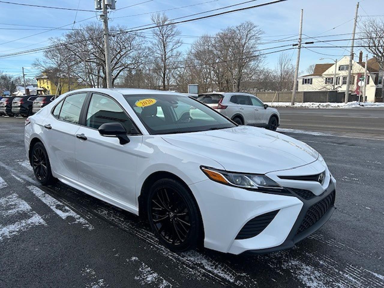 2020 Toyota Camry SE Photo4