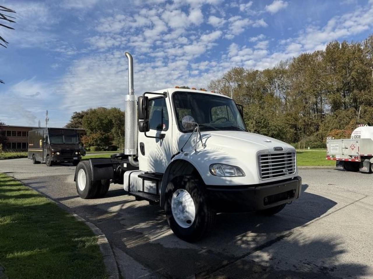 Used 2003 Freightliner M2106 Highway Tractor  With Air Brakes Diesel for sale in Burnaby, BC