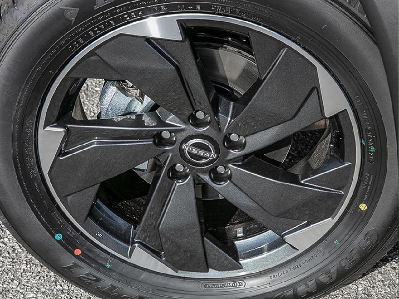 2025 Nissan Rogue SV Moonroof  - Moonroof -  Power Liftgate Photo