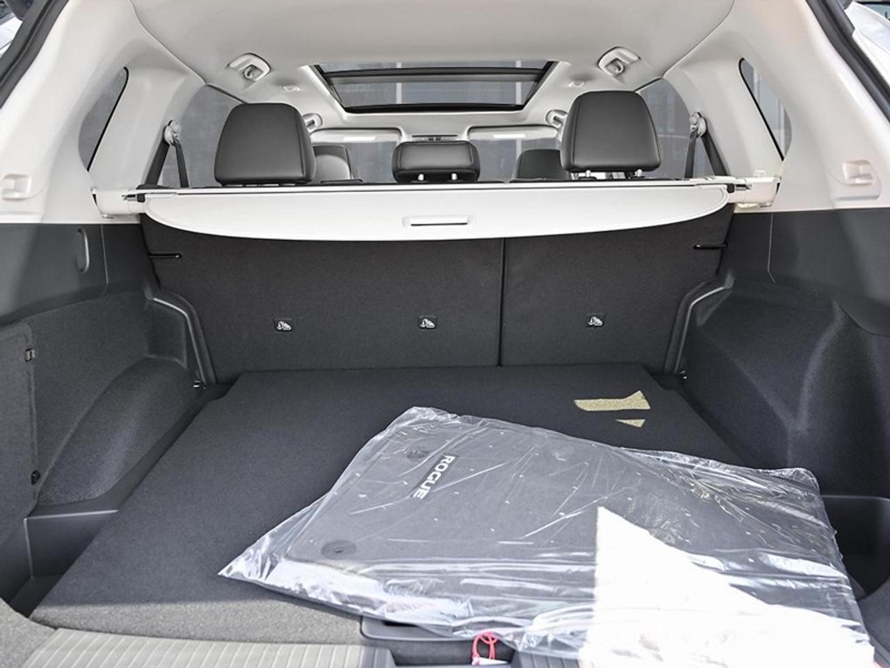 2025 Nissan Rogue SV Moonroof  - Moonroof -  Power Liftgate Photo