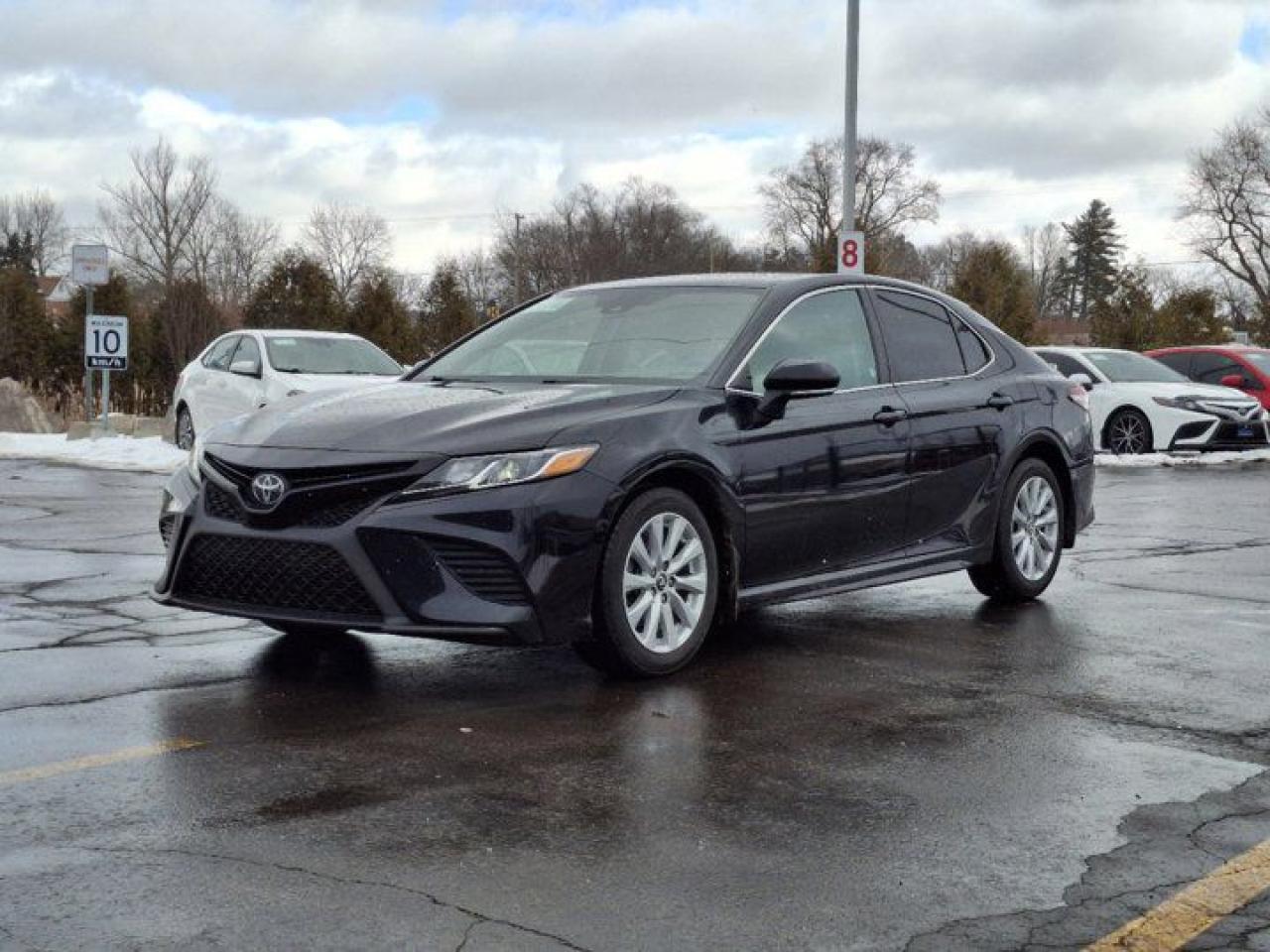 Used 2020 Toyota Camry SE | Leather | Heated Seats | Power Seat | Bluetooth | Rear Camera | Alloy Wheels & more!! for sale in Guelph, ON