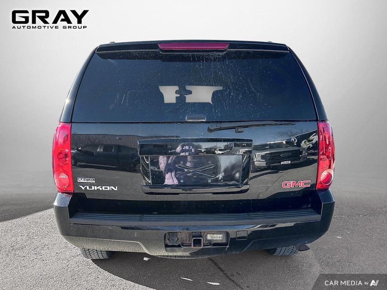 2011 GMC Yukon SLE/9 Seater/CERTIFIED - Photo #4