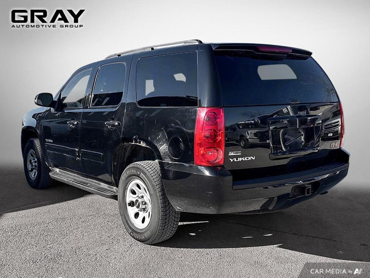 2011 GMC Yukon SLE/9 Seater/CERTIFIED - Photo #3