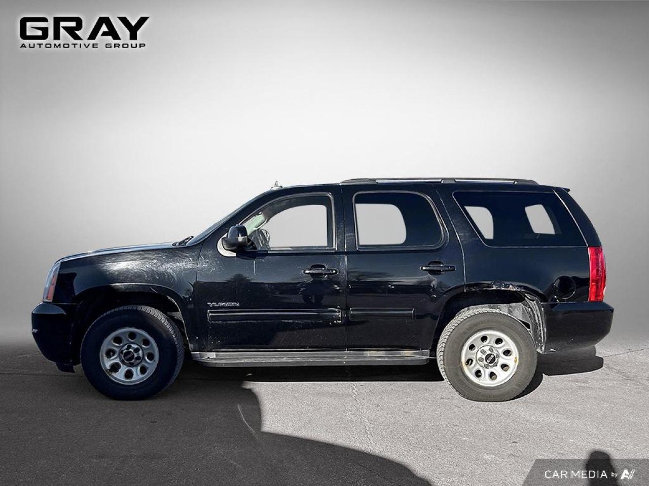 2011 GMC Yukon SLE/9 Seater/CERTIFIED - Photo #2