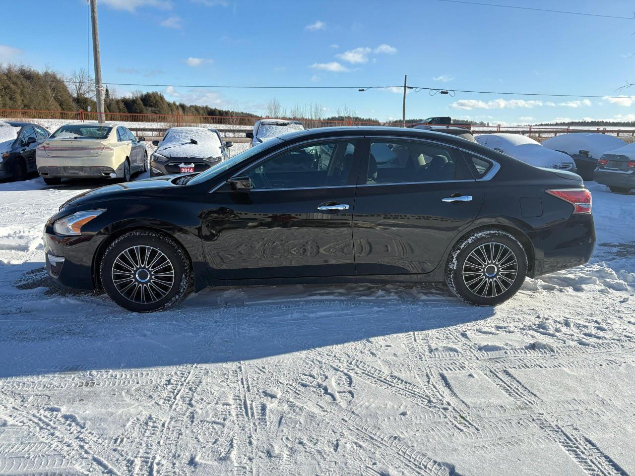 2015 Nissan Altima SV Photo2