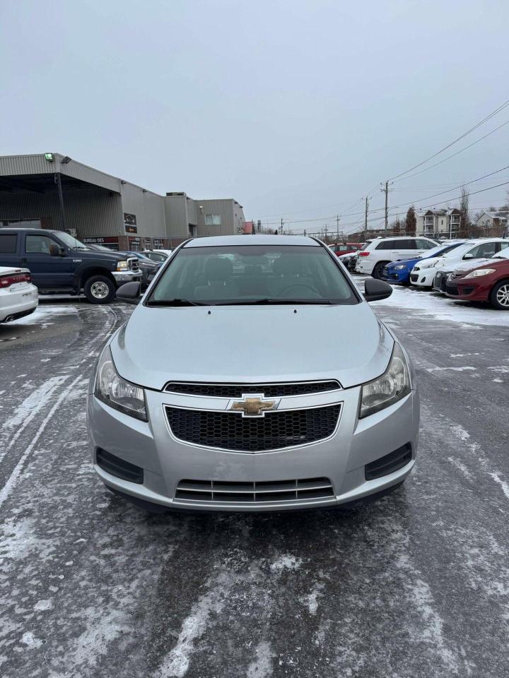 2011 Chevrolet Cruze  - Photo #2