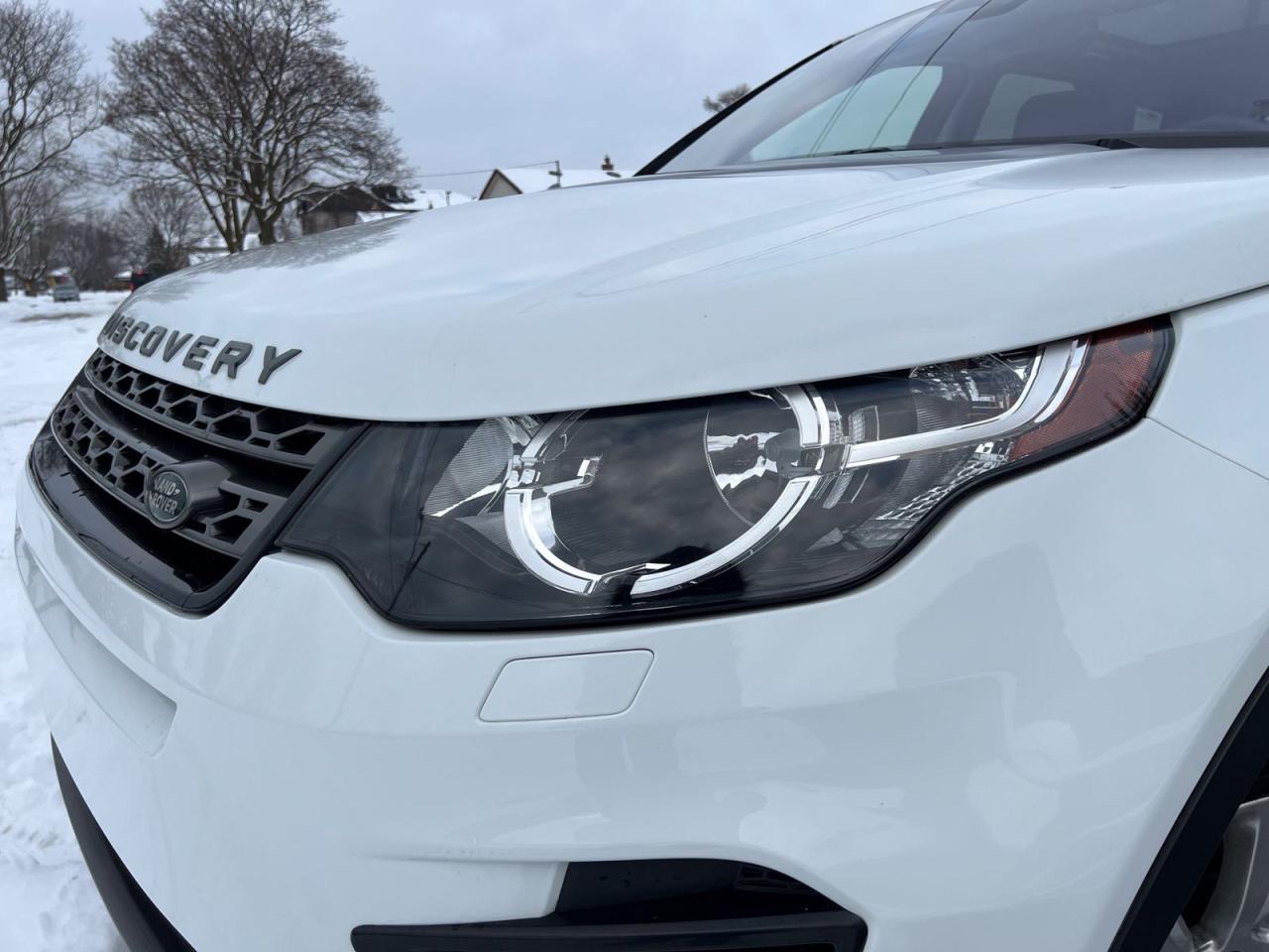 2018 Land Rover Discovery Sport SE - Photo #6