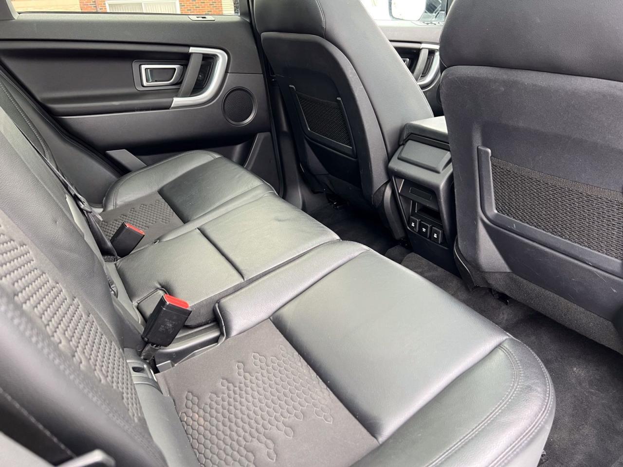 2018 Land Rover Discovery Sport SE - Photo #11