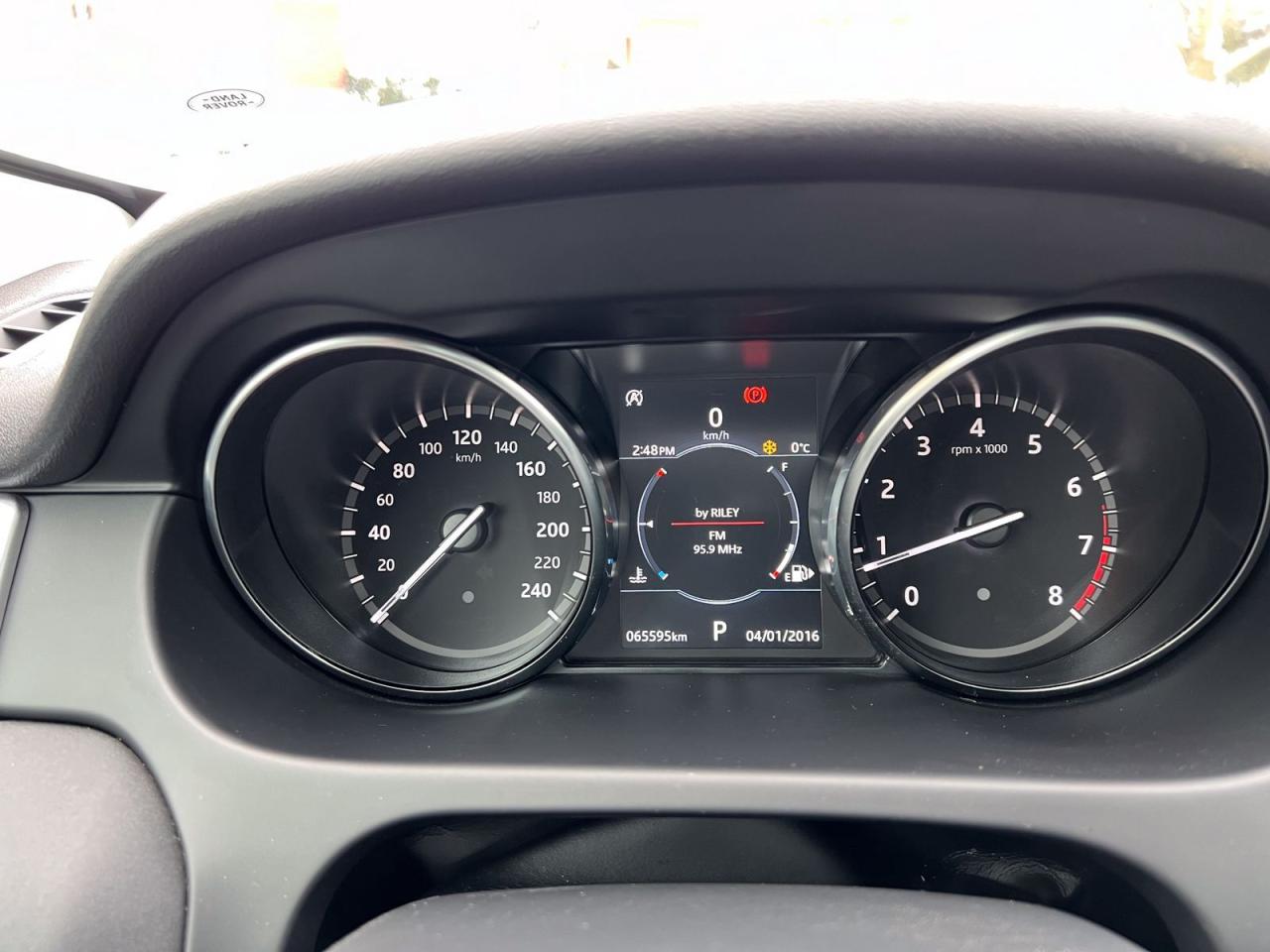 2018 Land Rover Discovery Sport SE - Photo #23