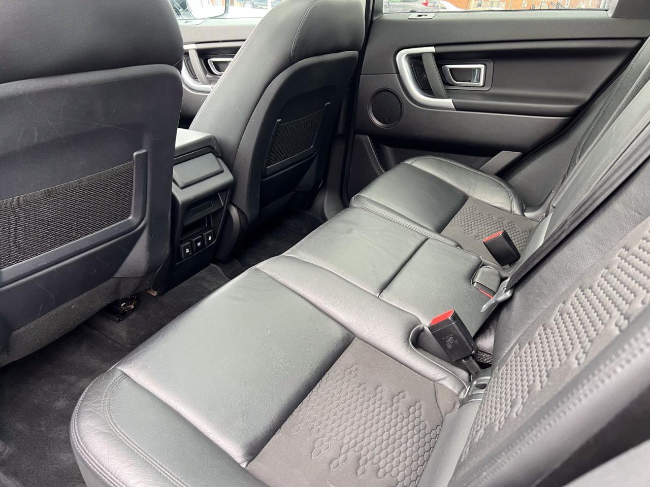 2018 Land Rover Discovery Sport SE - Photo #13