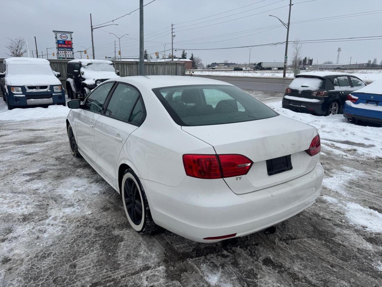 2011 Volkswagen Jetta SPORTLINE, ALLOYS, AUTO, 5 CYLINDER, AS IS SPECIAL - Photo #3