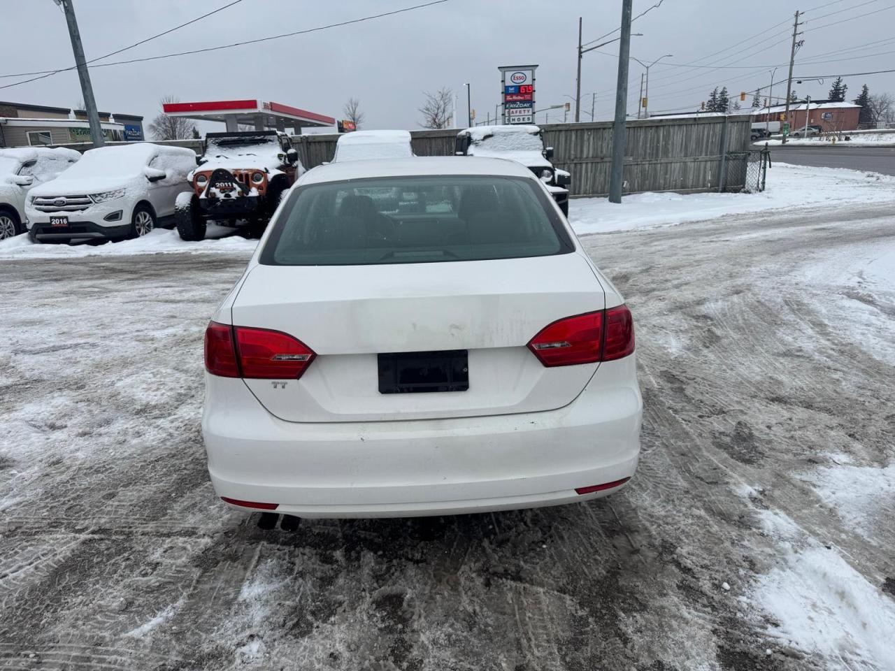 2011 Volkswagen Jetta SPORTLINE, ALLOYS, AUTO, 5 CYLINDER, AS IS SPECIAL - Photo #4