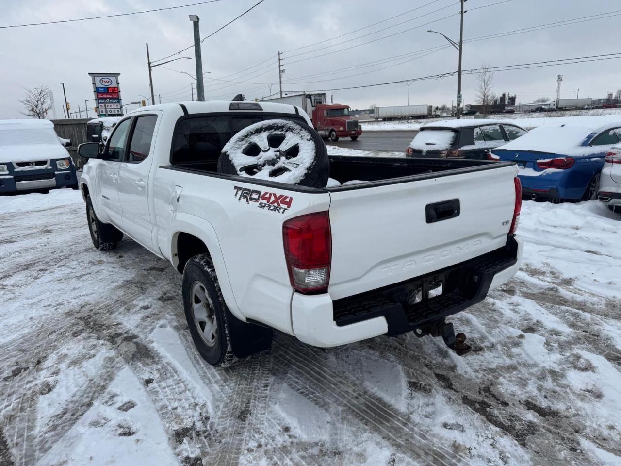 2016 Toyota Tacoma TRD SPORT, 4X4, V6, CREW CAB, CERTIFIED - Photo #3