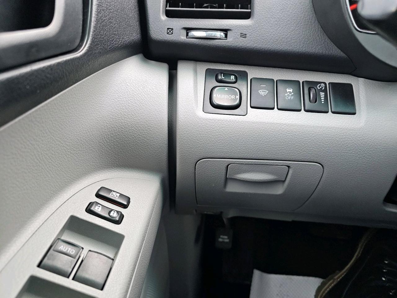 2013 Toyota Highlander 2WD 4dr - Photo #17