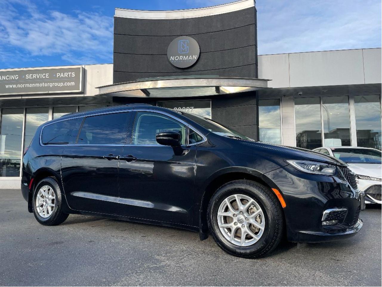 Used 2022 Chrysler Pacifica Touring L PWR HEATED LEATHER PWR DOORS/HATCH for sale in Langley, BC