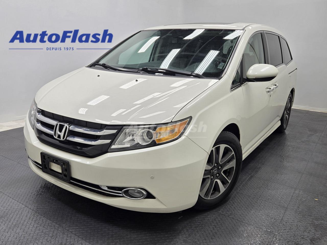 Used 2015 Honda Odyssey 4dr Wgn Touring w-RES & Navi for sale in Saint-Hubert, QC