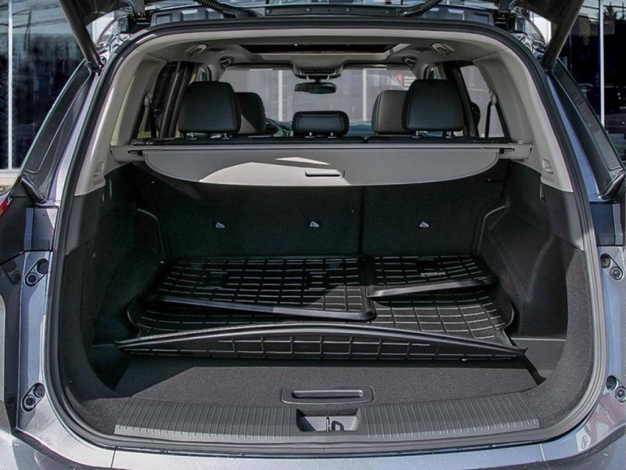 2025 Nissan Rogue Platinum  - Leather Seats Photo