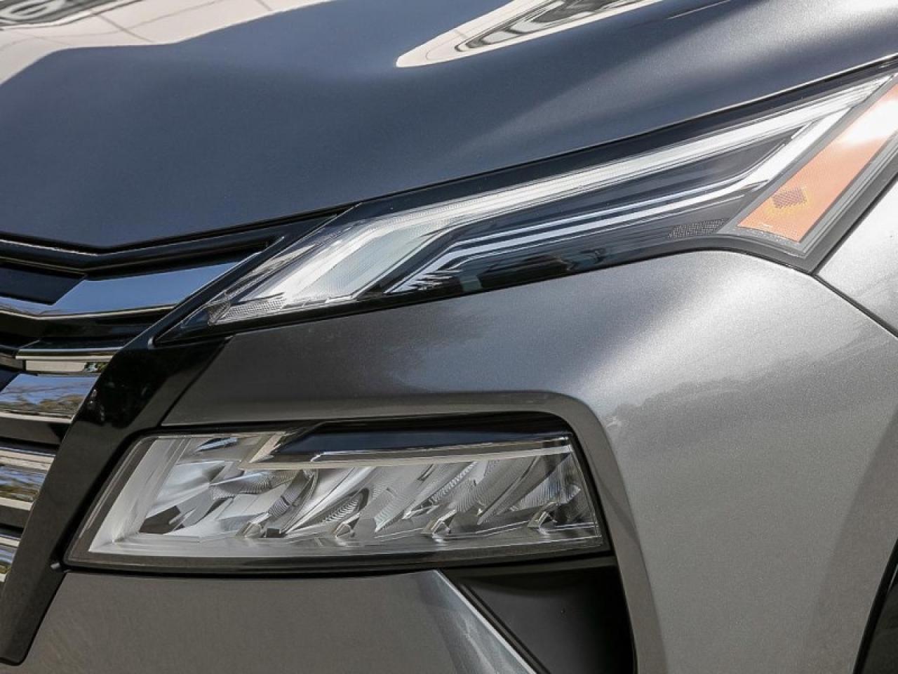 2025 Nissan Rogue Platinum  - Leather Seats Photo