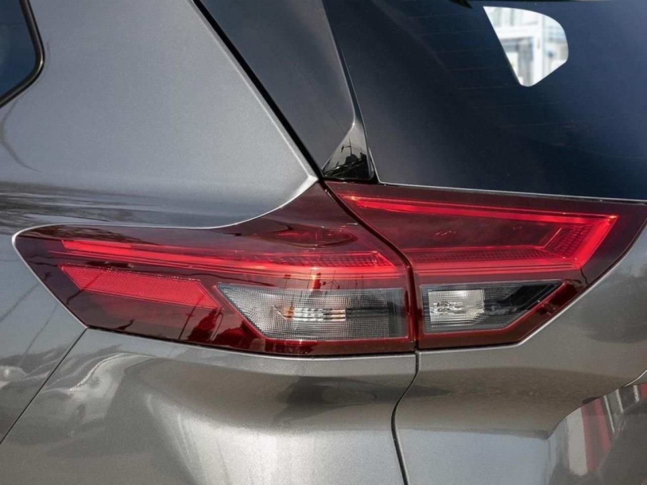 2025 Nissan Rogue Platinum  - TECH PKG - HUD -  Leather Seats Photo