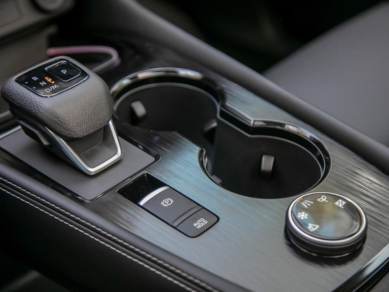 2025 Nissan Rogue Platinum  - TECH PKG - HUD -  Leather Seats Photo