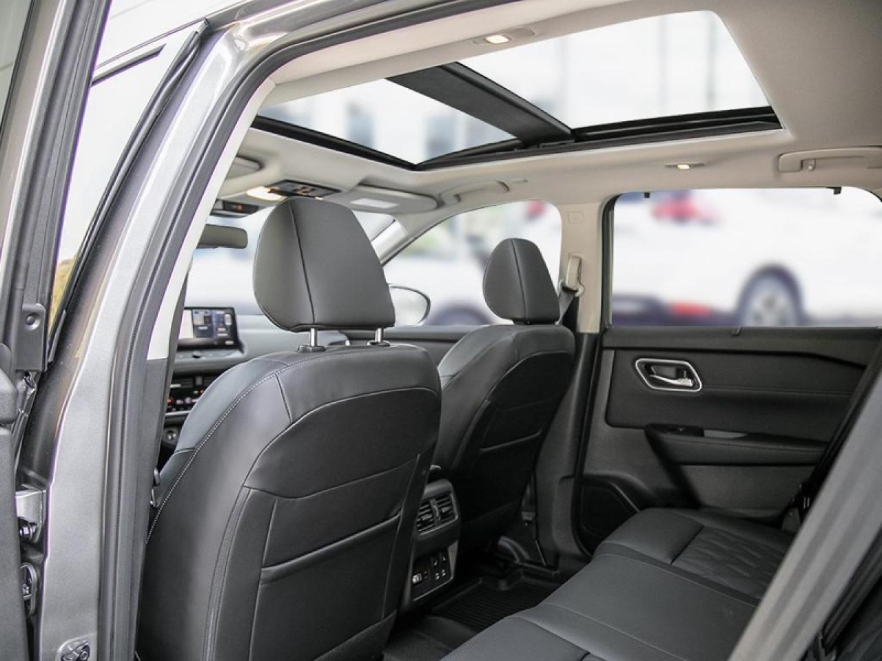 2025 Nissan Rogue Platinum  - TECH PKG - HUD -  Leather Seats Photo