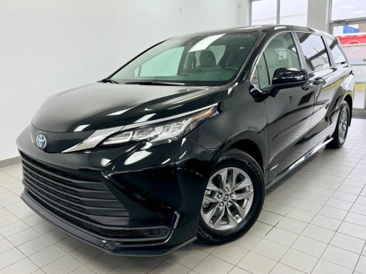 Used 2021 Toyota Sienna LE Hybrid | Heated Steering + Seats | Power Sliding Doors | Power Seat | CarPlay + Android & more!! for sale in Guelph, ON