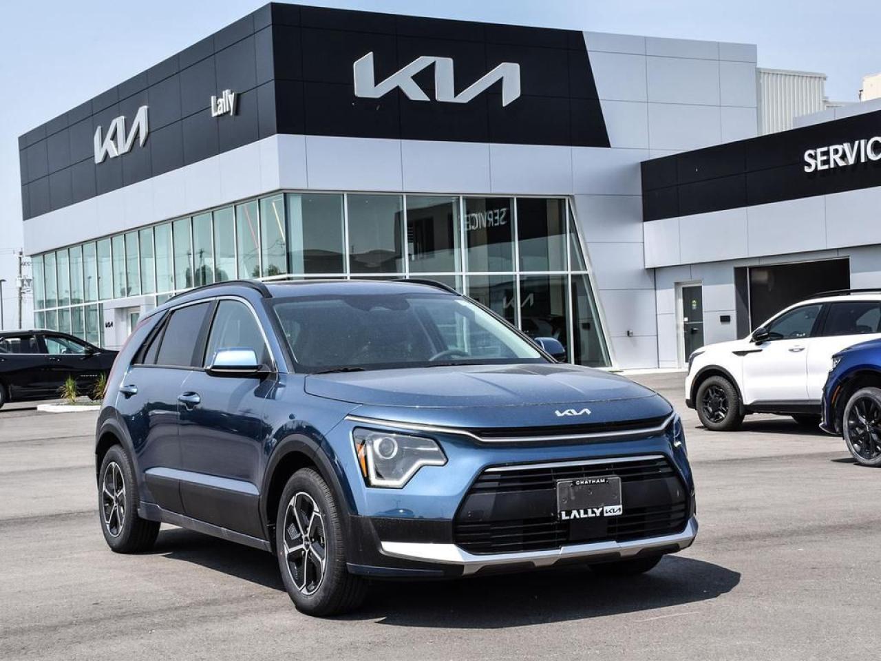 New 2025 Kia NIRO PLUG-IN Hybrid EX Premium 18-INCH ALLOY WHEELS | SMART POWER LIFTGATE | PREMIUM LEATHER UPHOLSTERY WITH HEATED AND VENTILATED FRONT SEATS | APPLE CARPLAY® & ANDROID AUTO™ COMPATIBILITY | HARMAN KARDON® PREMIUM AUDIO SYSTEM for sale in Chatham, ON