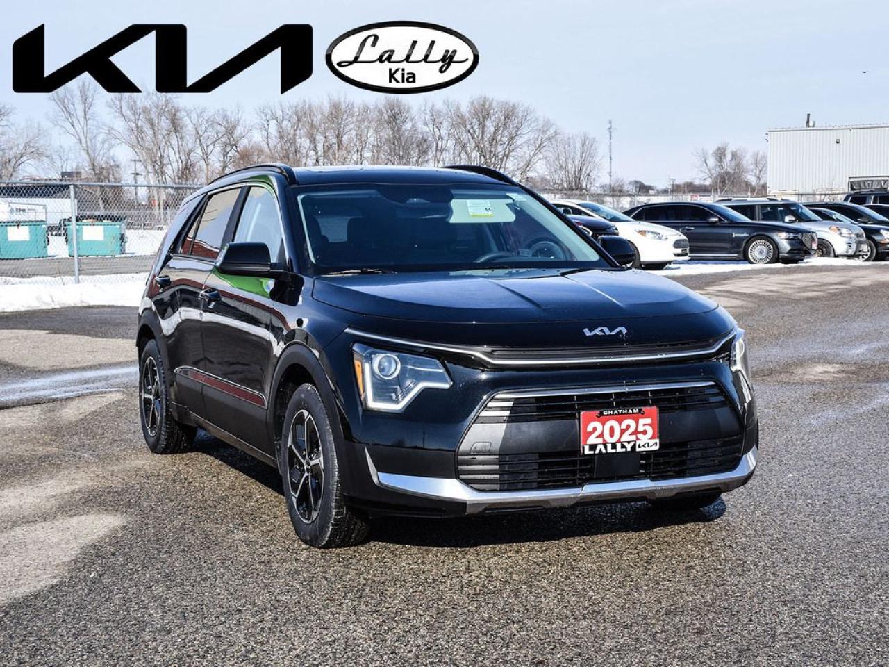 New 2025 Kia NIRO PLUG-IN Hybrid EX Premium 18-INCH ALLOY WHEELS | SMART POWER LIFTGATE | PREMIUM LEATHER UPHOLSTERY WITH HEATED AND VENTILATED FRONT SEATS | APPLE CARPLAY® & ANDROID AUTO™ COMPATIBILITY | HARMAN KARDON® PREMIUM AUDIO SYSTEM for sale in Chatham, ON