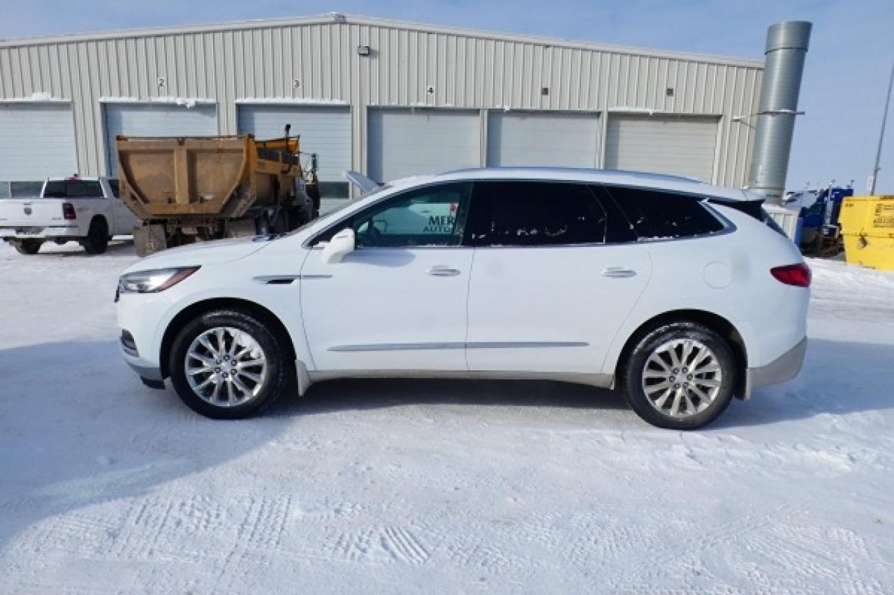 2021 Buick Enclave Premium AWD 4dr w/H&C L, S/R, NAV, BUC - Photo #1
