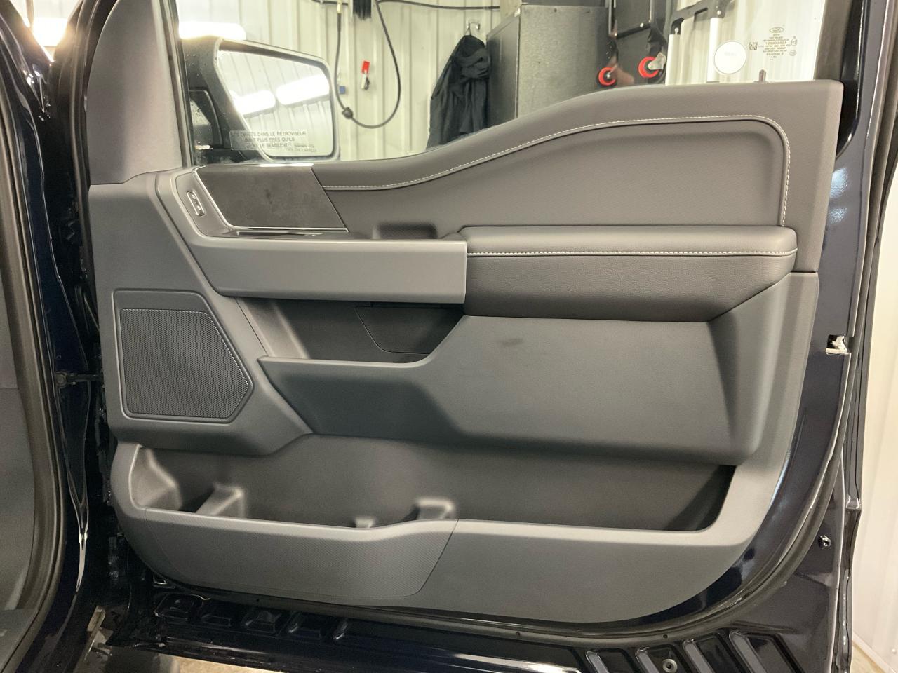 2025 Ford F-150 XLT Photo5