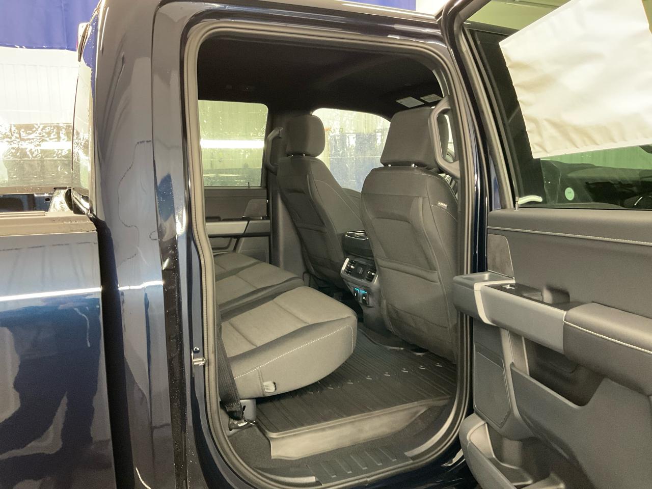 2025 Ford F-150 XLT Photo5
