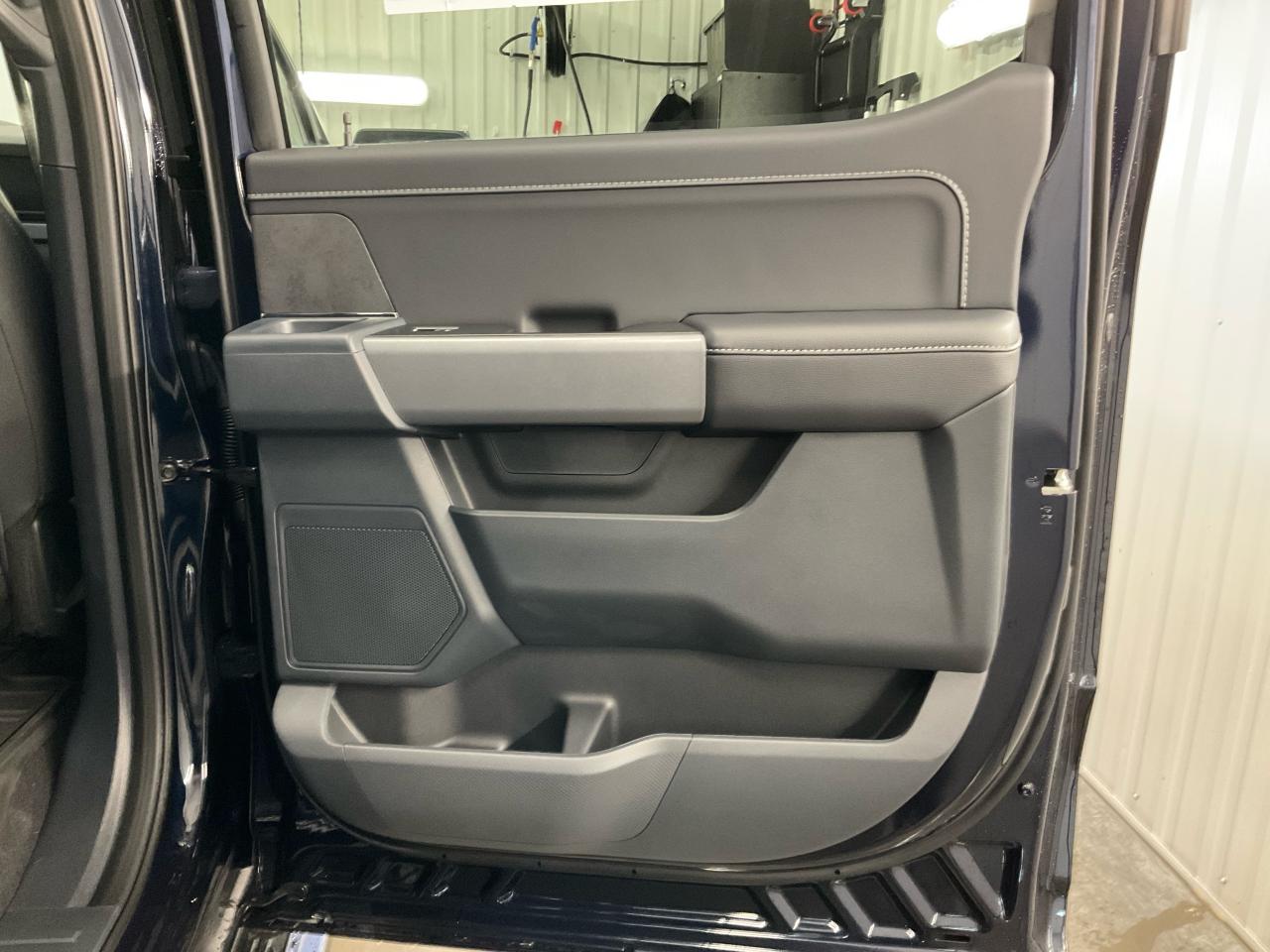 2025 Ford F-150 XLT Photo5