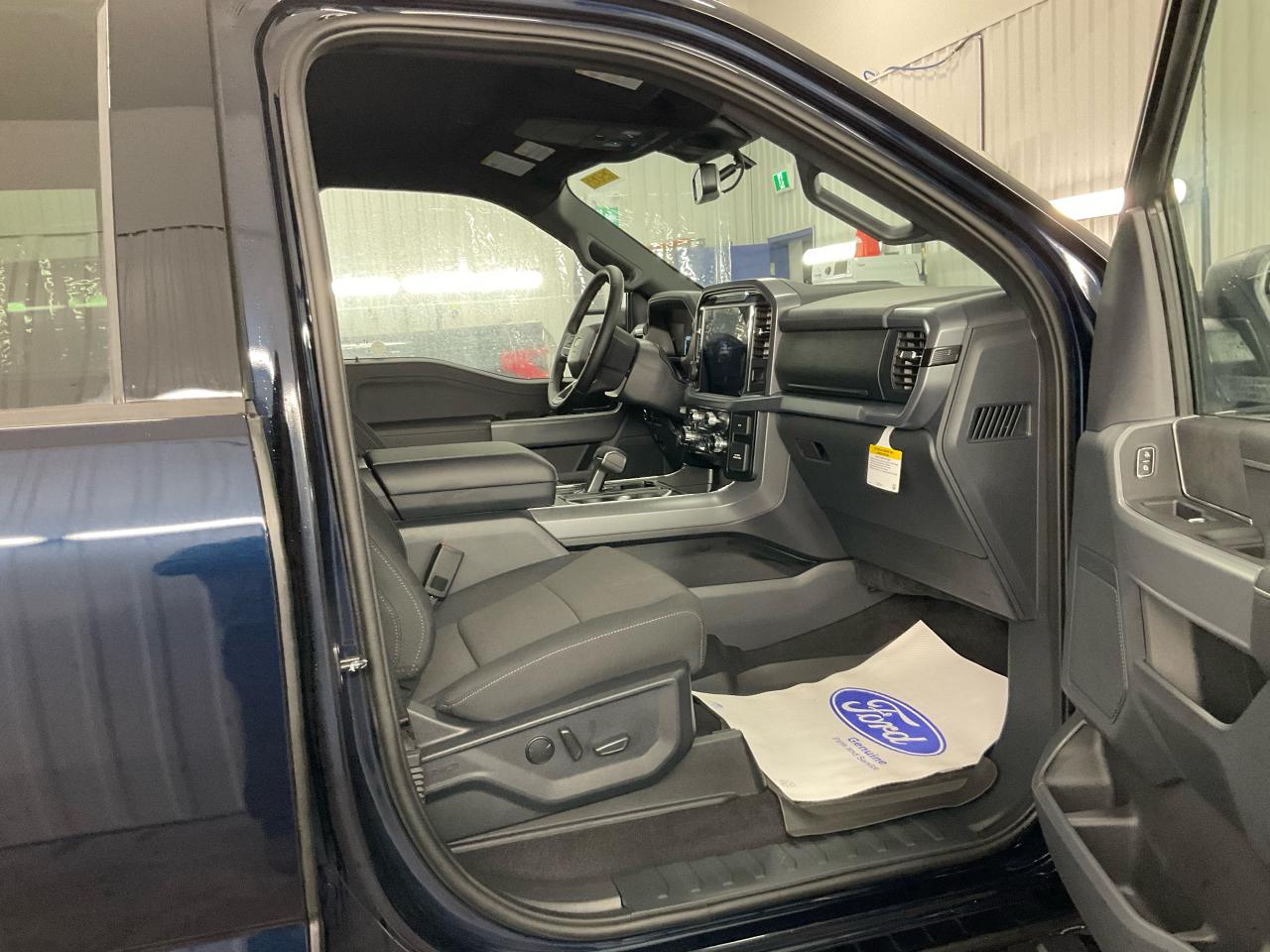2025 Ford F-150 XLT Photo5