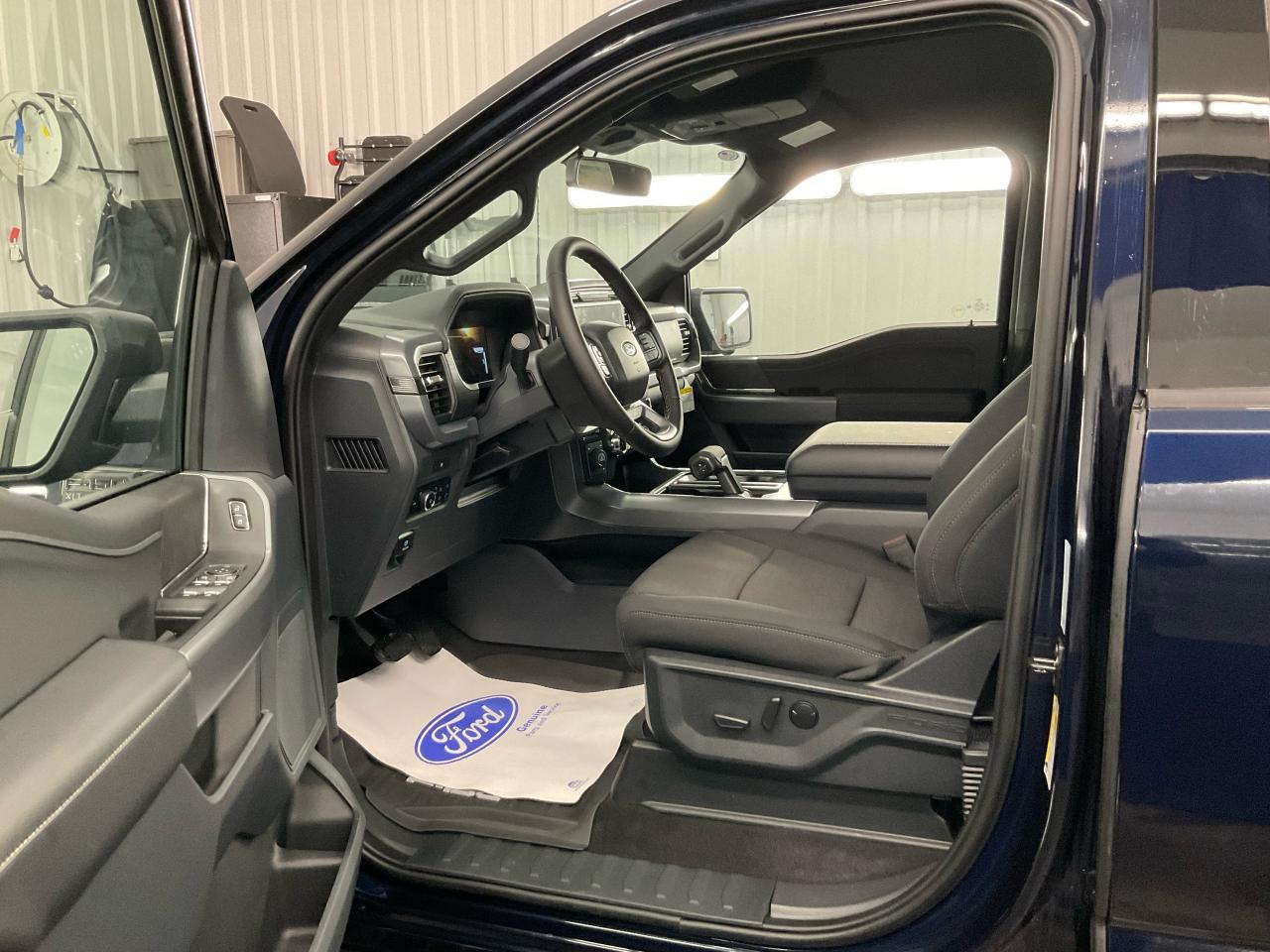2025 Ford F-150 XLT Photo5
