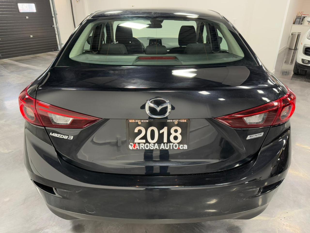 2018 Mazda MAZDA3 AUTO BLINDSPOT H-SEATS H- STEERING WHEEL ONE OWNER Photo2