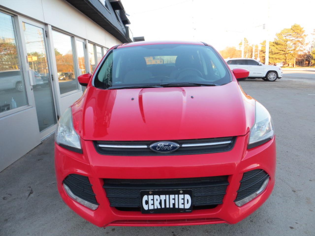 2013 Ford Escape CERTIFIED, ONLY 52,000KM, ALL WHEEL DRIVE - Photo #3