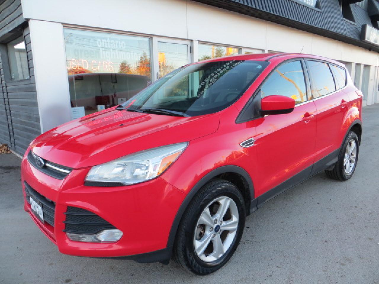 2013 Ford Escape CERTIFIED, ONLY 52,000KM, ALL WHEEL DRIVE - Photo #2