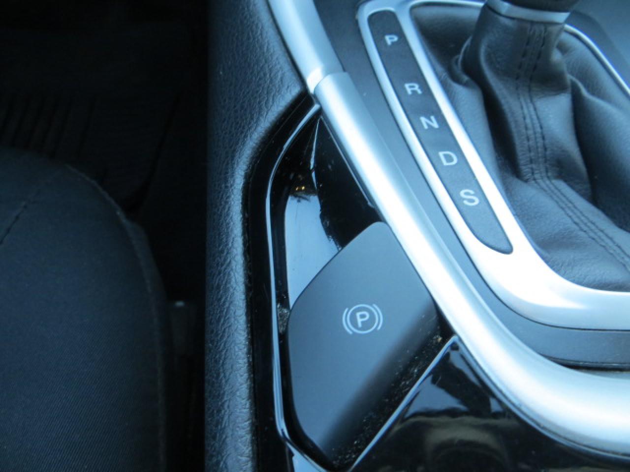 2014 Ford Fusion CERTIFIED, HEATED SEATS, BLUETOOTH, ALLOYS - Photo #15